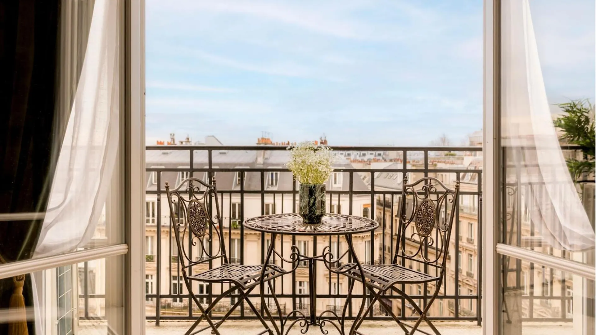 Merveil Signature - Hoche - Eiffel Tower View Париж